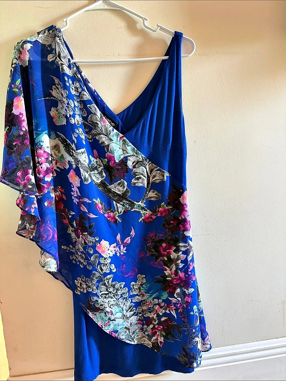 bebe Floral Maxi Dress in Blue Size Medium